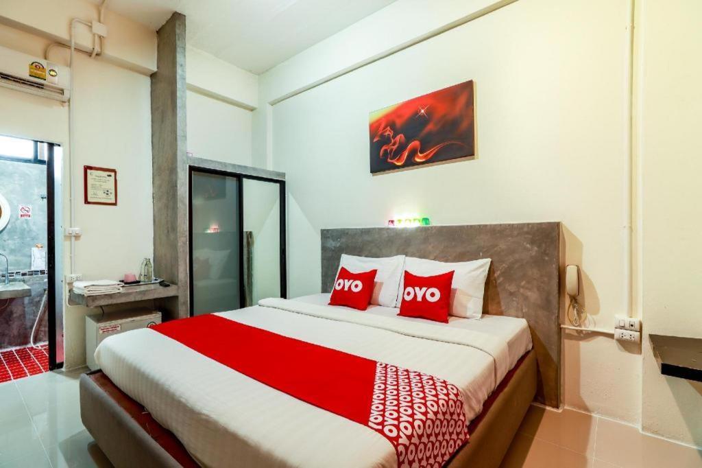 Oyo 412 7 Days Hotel Chiang Mai Exterior foto