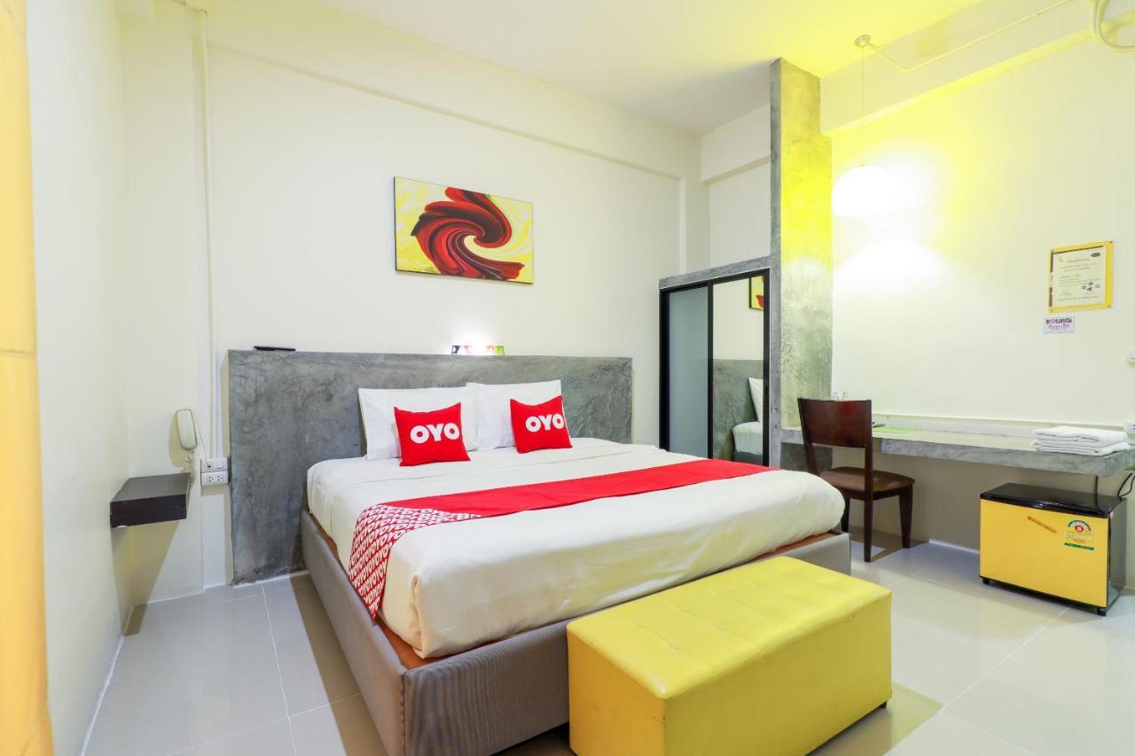 Oyo 412 7 Days Hotel Chiang Mai Exterior foto