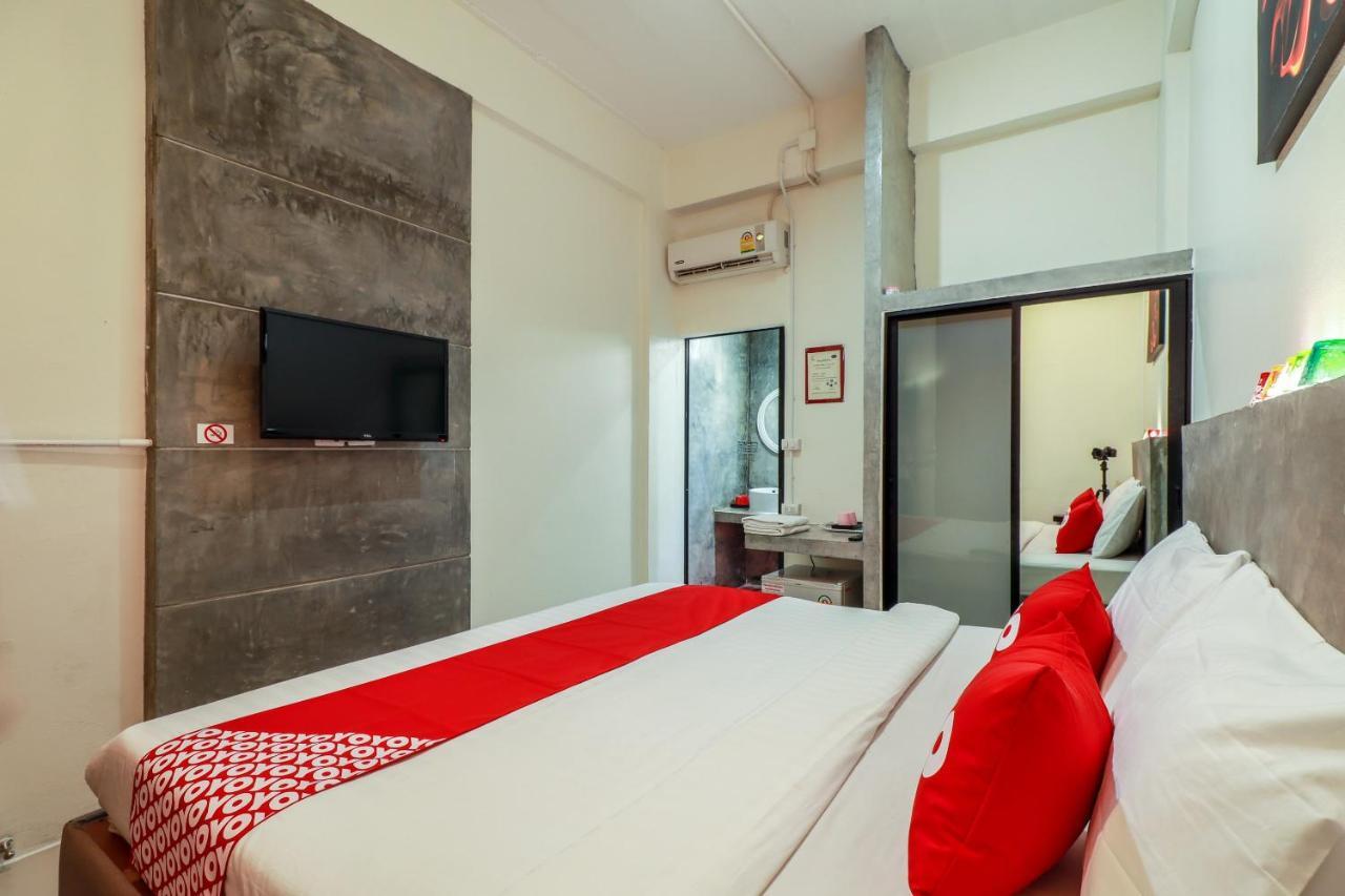 Oyo 412 7 Days Hotel Chiang Mai Exterior foto